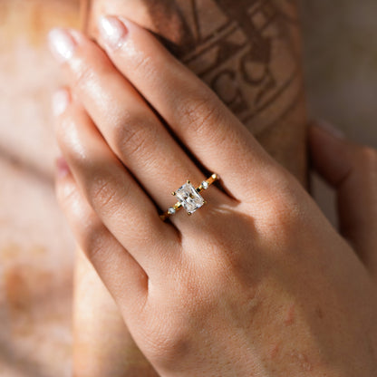 Oval Solitaire Engagement Ring – 2 CT Lab Grown Diamond