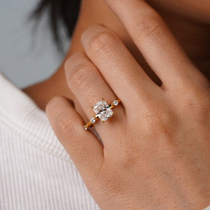 Oval Solitaire Engagement Ring – 2 CT Lab Grown Diamond