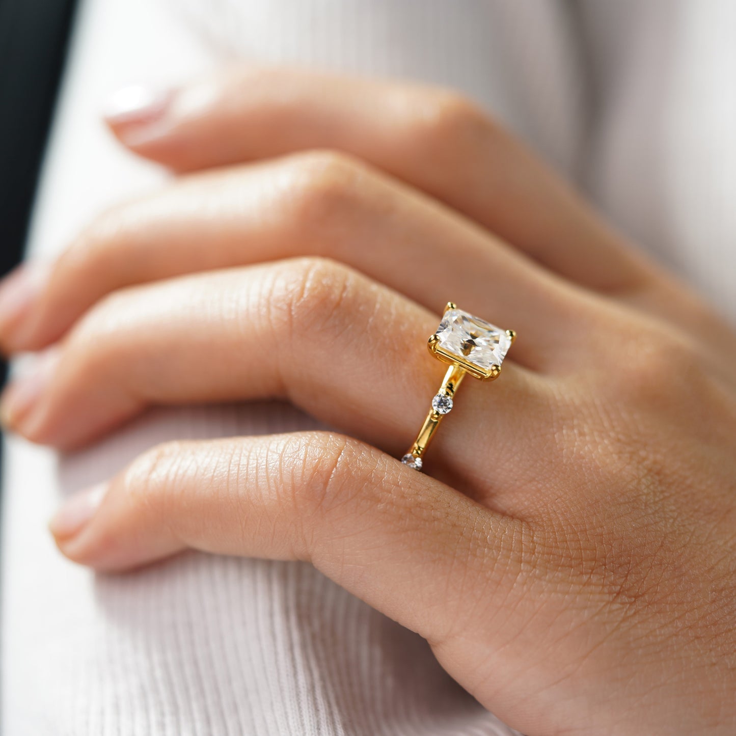 Oval Solitaire Engagement Ring – 2 CT Lab Grown Diamond