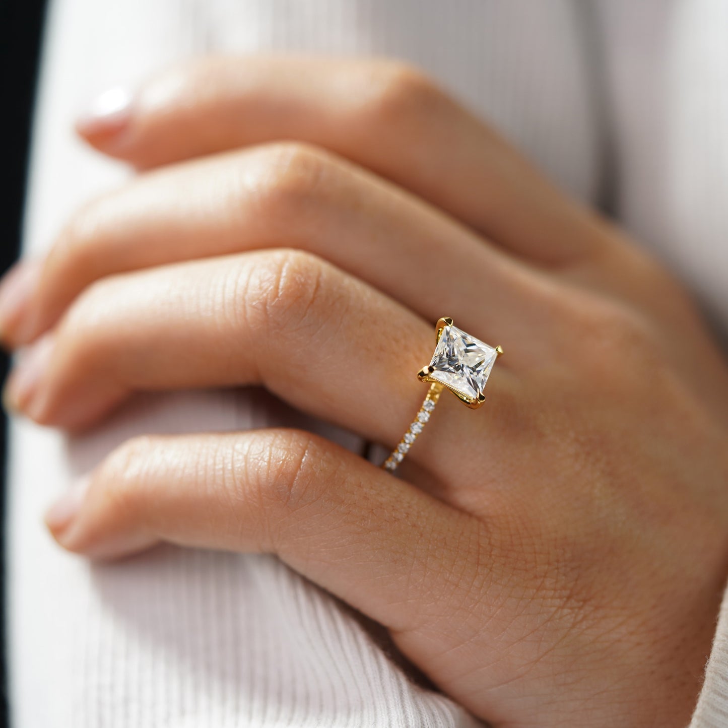 Oval Solitaire Engagement Ring – 2 CT Lab Grown Diamond