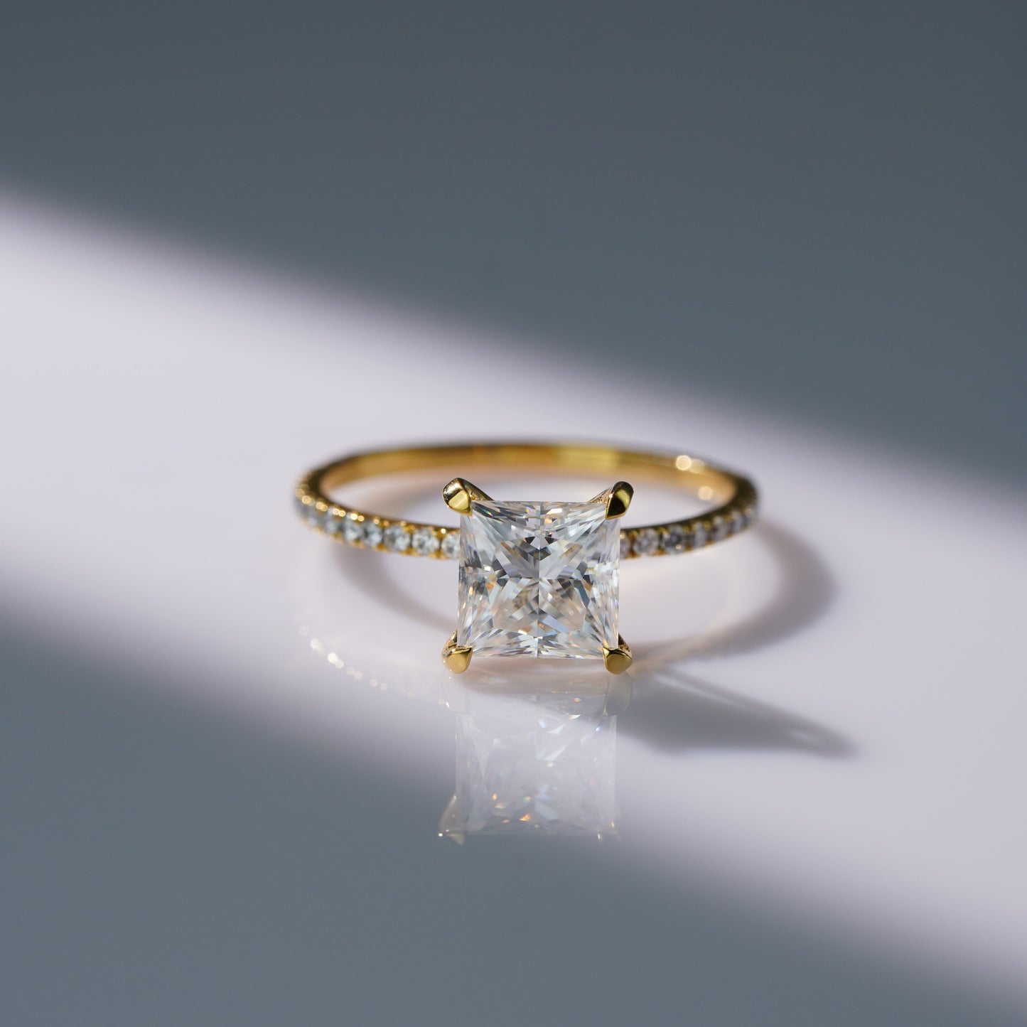 Oval Solitaire Engagement Ring – 2 CT Lab Grown Diamond