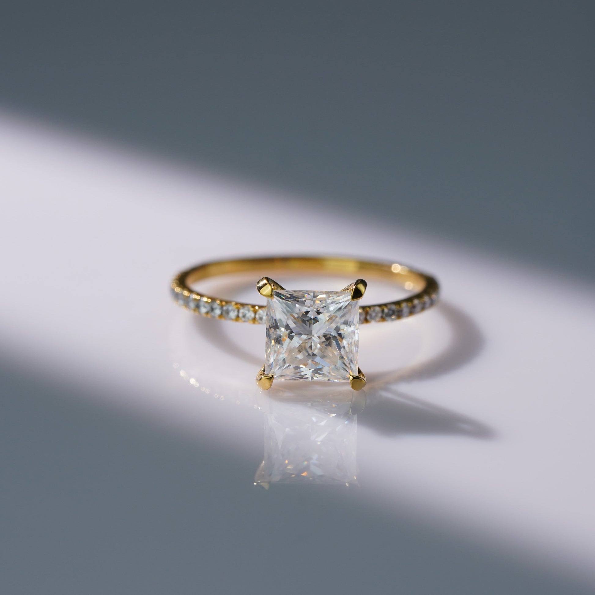 Oval Solitaire Engagement Ring – 2 CT Lab Grown Diamond