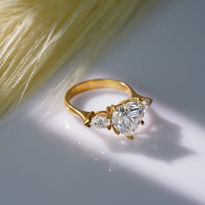 Oval Solitaire Engagement Ring – 2 CT Lab Grown Diamond