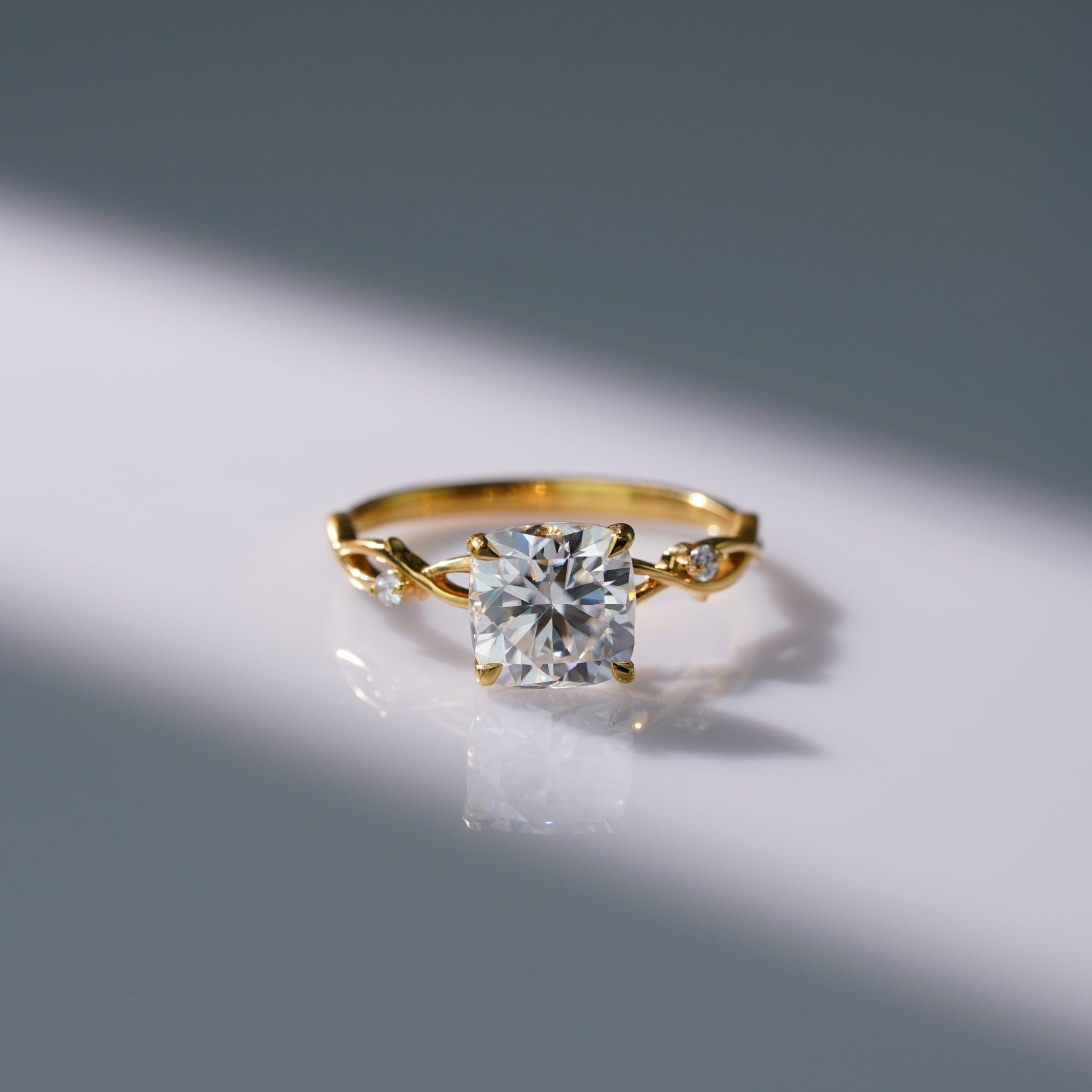 Oval Solitaire Engagement Ring – 2 CT Lab Grown Diamond
