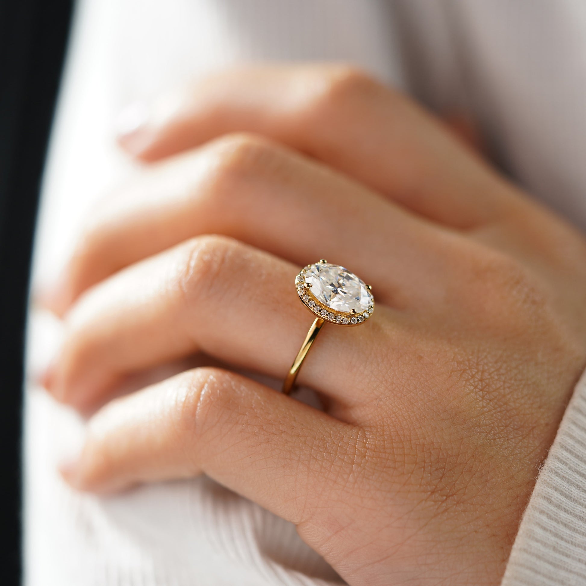 Oval Solitaire Engagement Ring – 2 CT Lab Grown Diamond