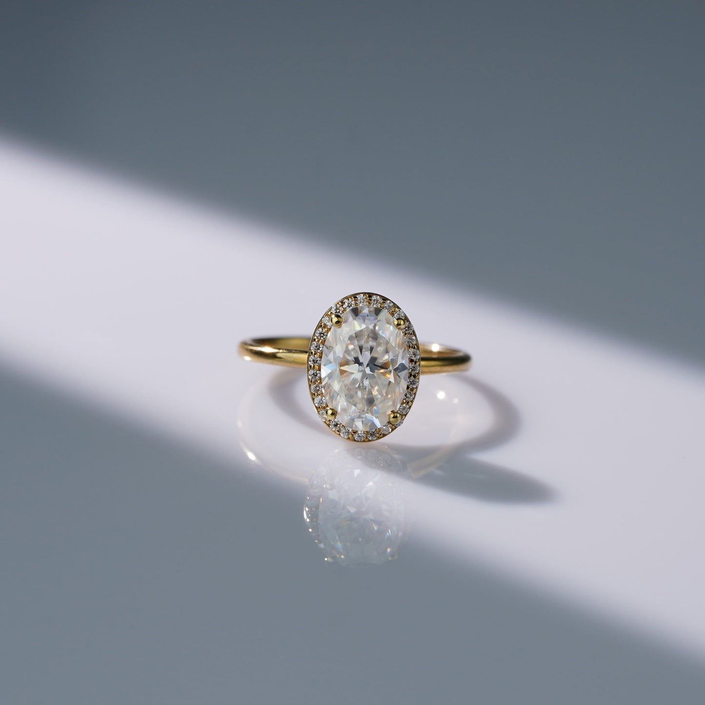 Oval Solitaire Engagement Ring – 2 CT Lab Grown Diamond