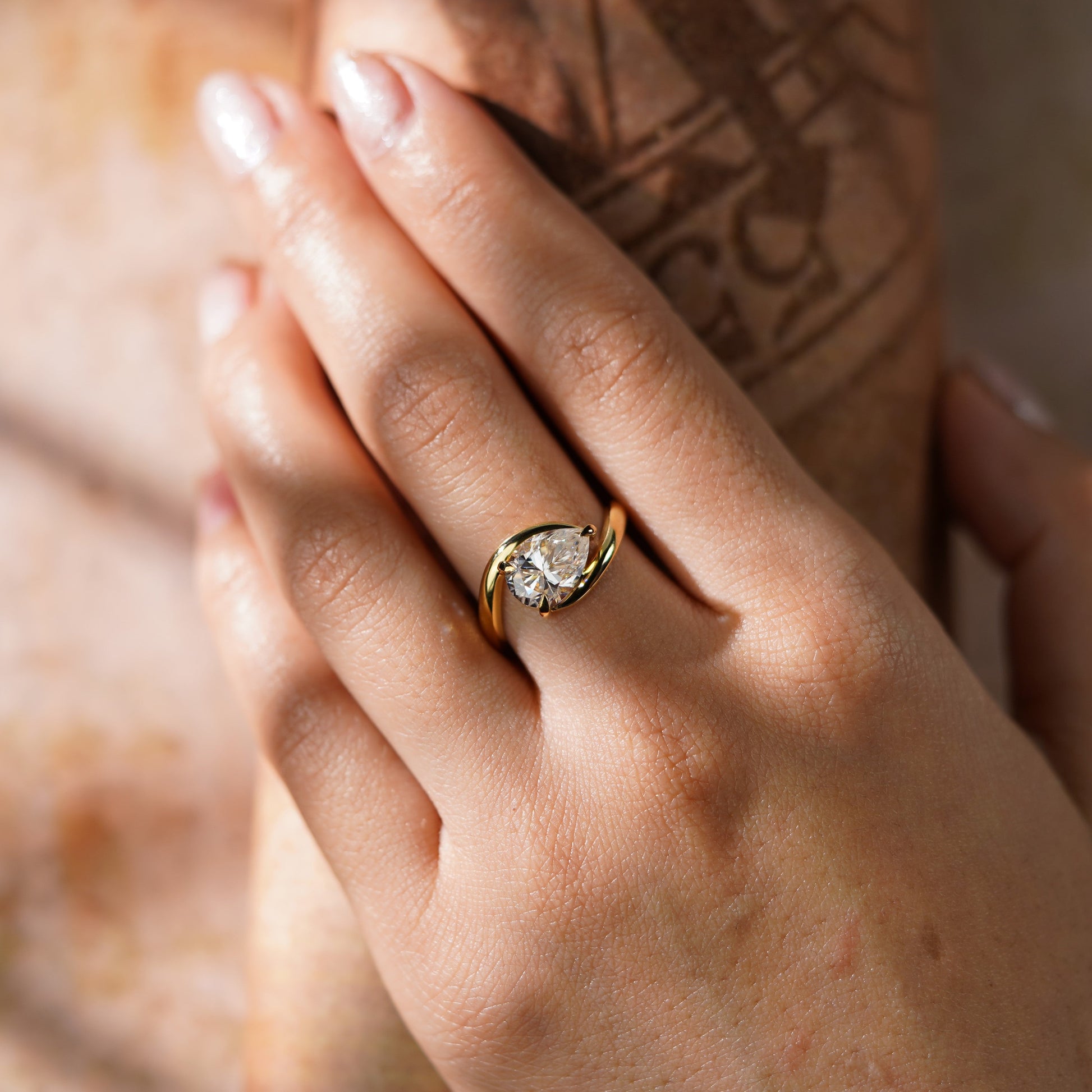 Oval Solitaire Engagement Ring – 2 CT Lab Grown Diamond
