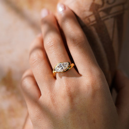 Oval Solitaire Engagement Ring – 2 CT Lab Grown Diamond
