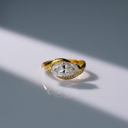 Oval Solitaire Engagement Ring – 2 CT Lab Grown Diamond