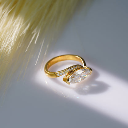 Oval Solitaire Engagement Ring – 2 CT Lab Grown Diamond