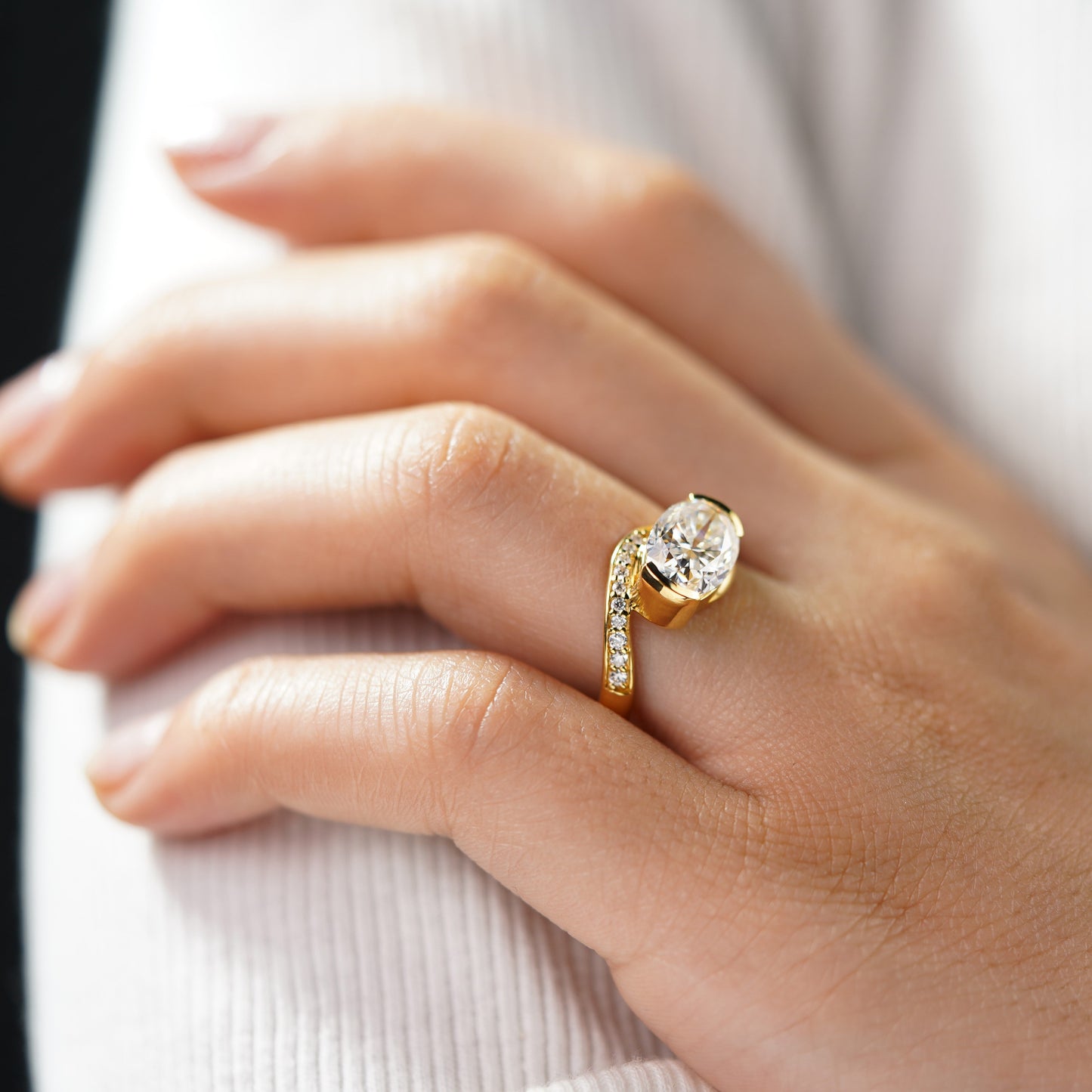 Oval Solitaire Engagement Ring – 2 CT Lab Grown Diamond