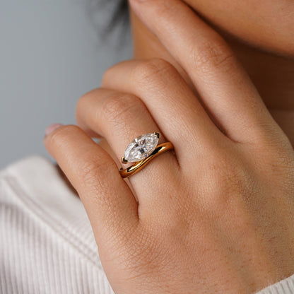 Oval Solitaire Engagement Ring – 2 CT Lab Grown Diamond