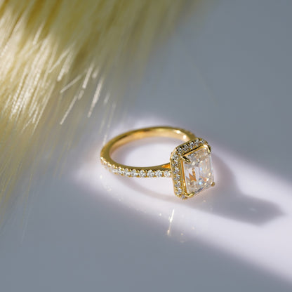Oval Solitaire Engagement Ring – 2 CT Lab Grown Diamond
