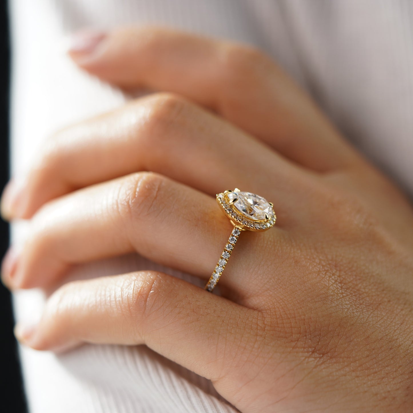 Oval Solitaire Engagement Ring – 2 CT Lab Grown Diamond