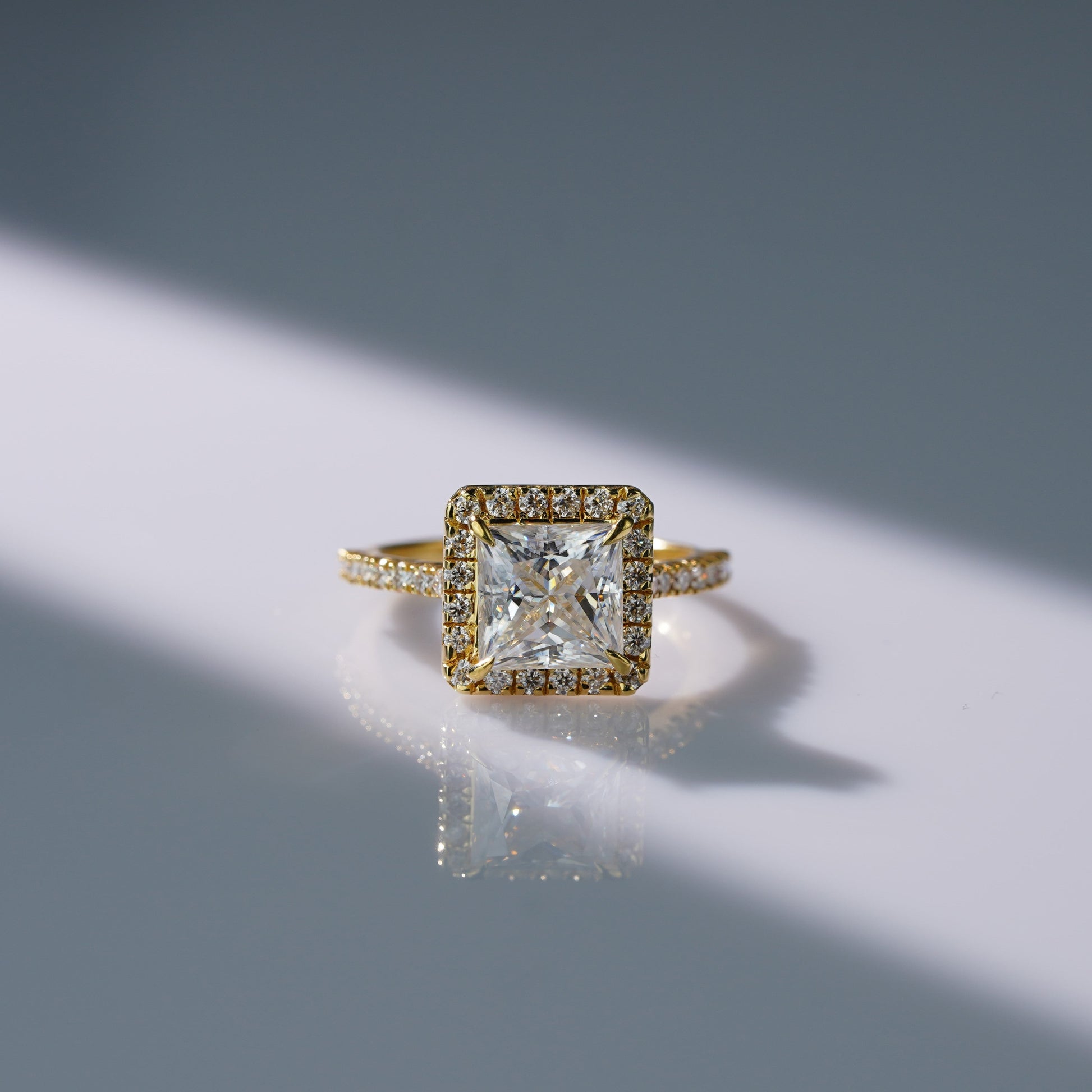 Oval Solitaire Engagement Ring – 2 CT Lab Grown Diamond