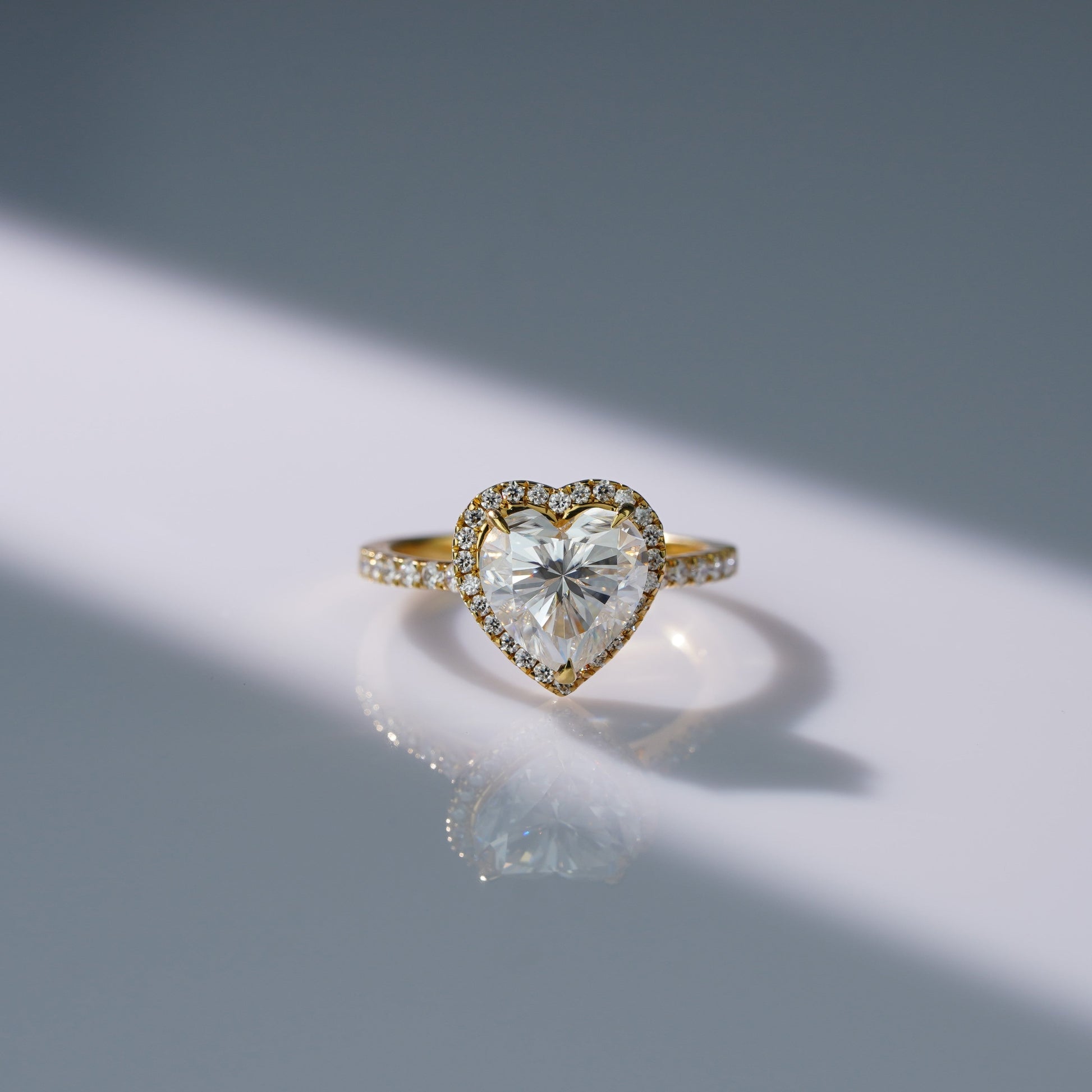 Oval Solitaire Engagement Ring – 2 CT Lab Grown Diamond