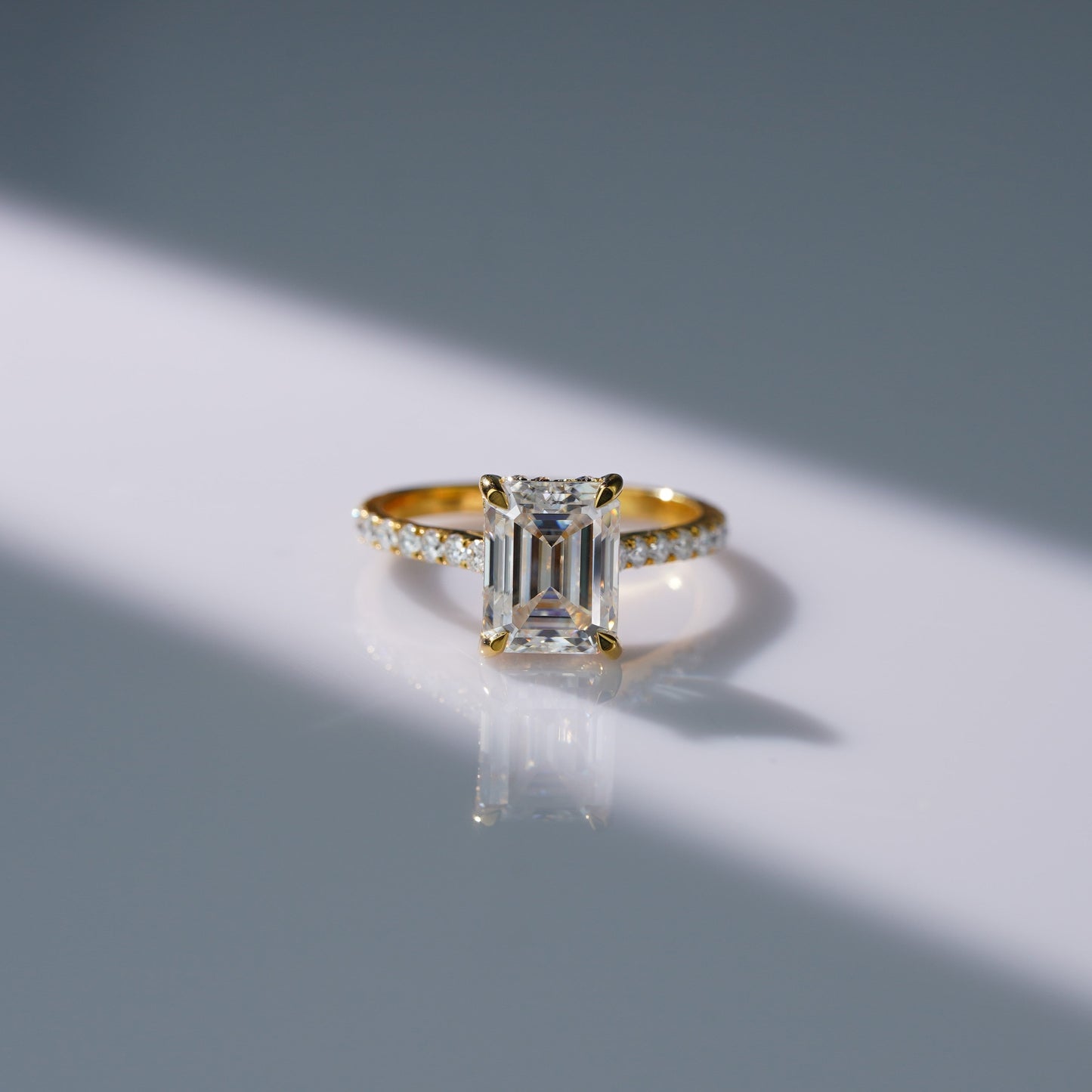 Oval Solitaire Engagement Ring – 2 CT Lab Grown Diamond