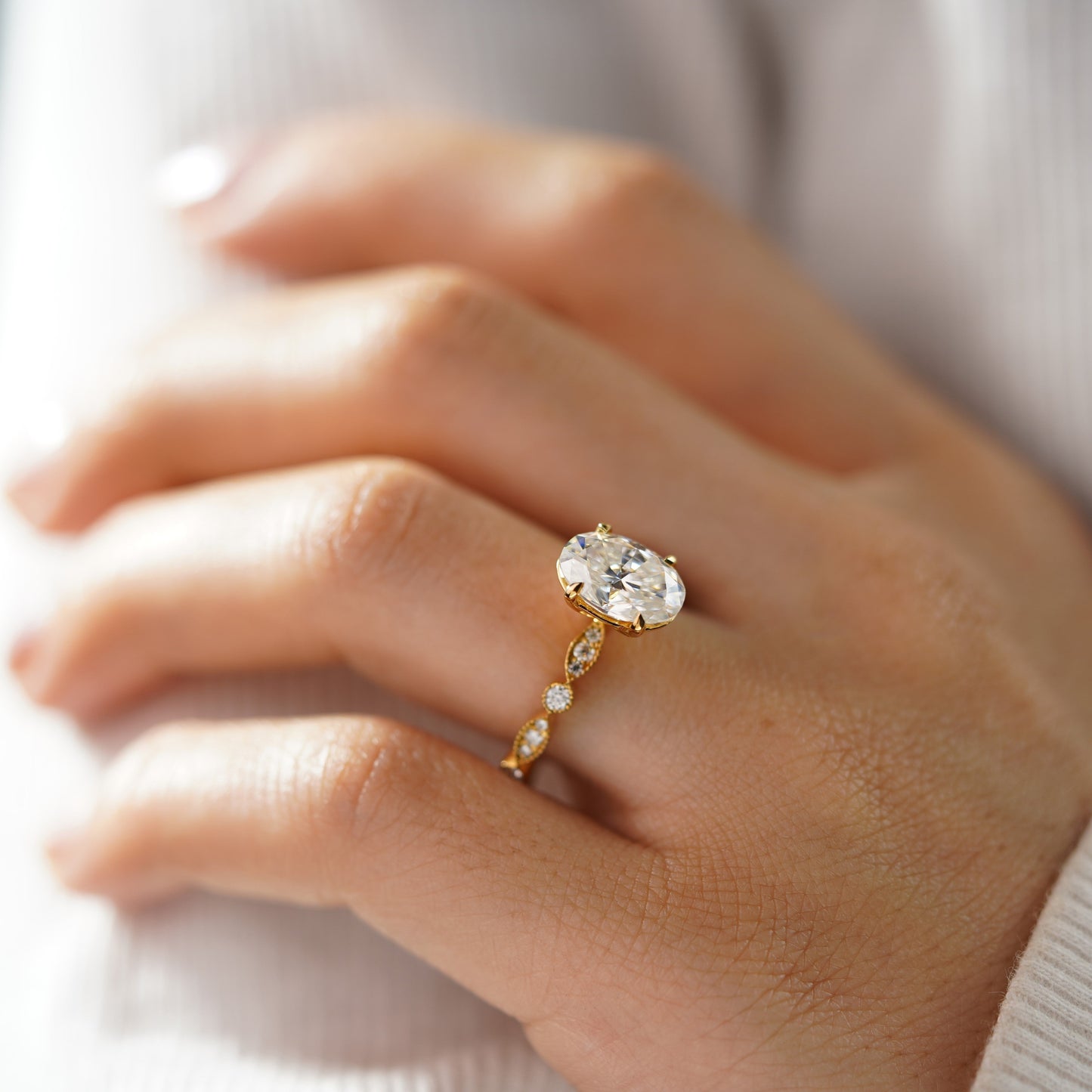 Oval Solitaire Engagement Ring – 2 CT Lab Grown Diamond