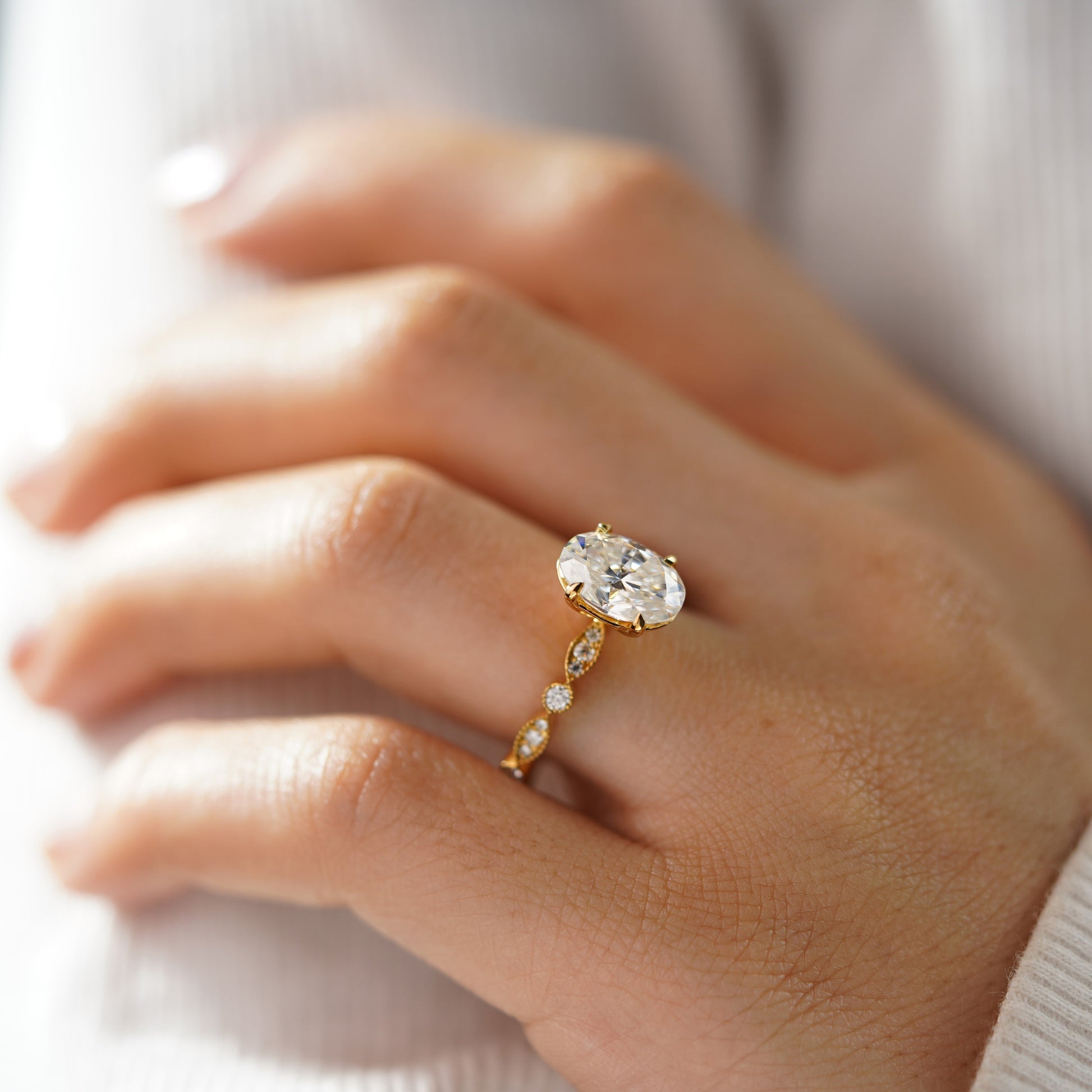 Oval Solitaire Engagement Ring – 2 CT Lab Grown Diamond