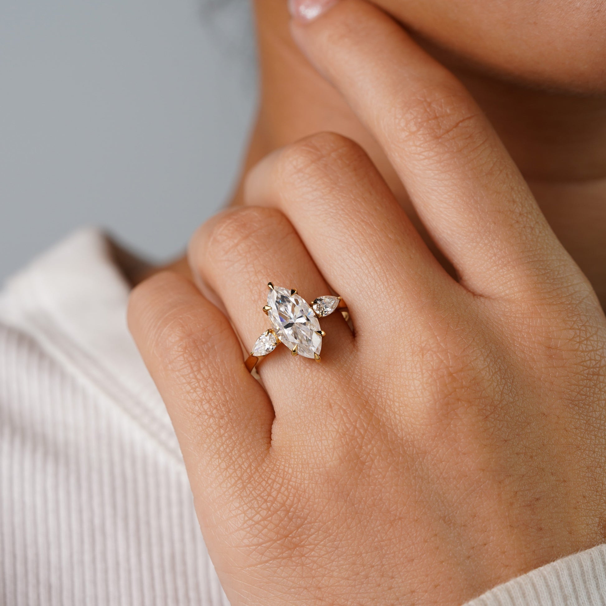 Oval Solitaire Engagement Ring – 2 CT Lab Grown Diamond