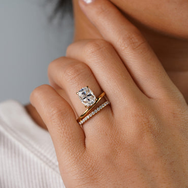 Oval Solitaire Engagement Ring – 2 CT Lab Grown Diamond