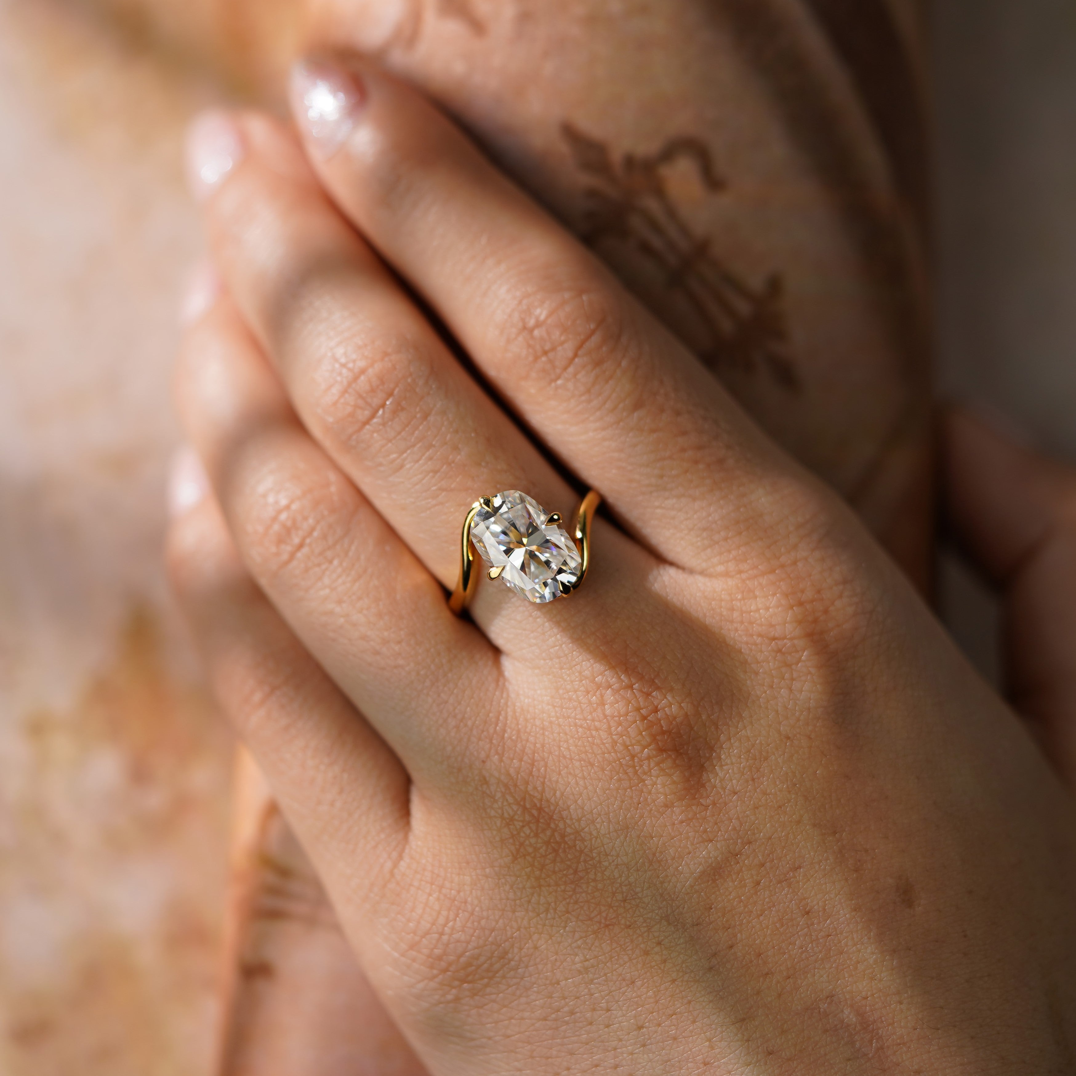 Oval Solitaire Engagement Ring – 2 CT Lab Grown Diamond