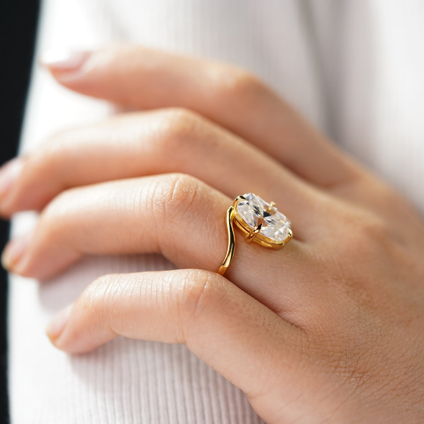 Oval Solitaire Engagement Ring – 2 CT Lab Grown Diamond