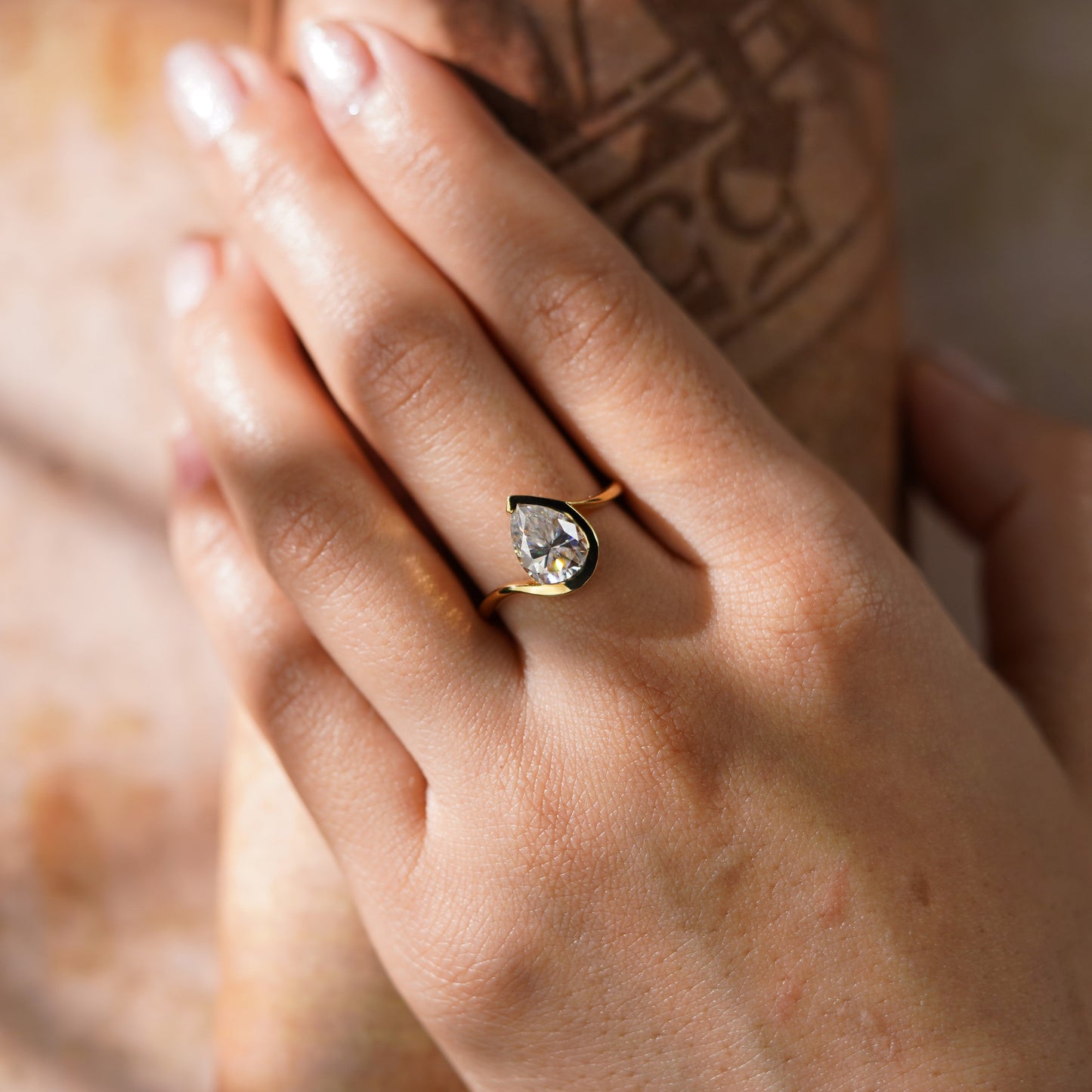 Oval Solitaire Engagement Ring – 2 CT Lab Grown Diamond