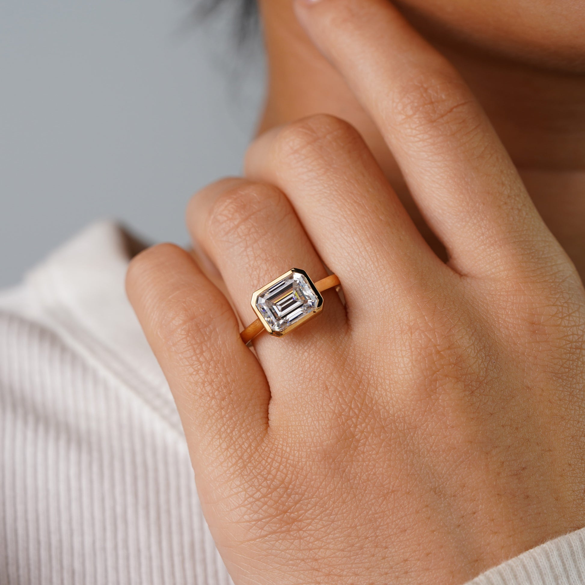 Oval Solitaire Engagement Ring – 2 CT Lab Grown Diamond