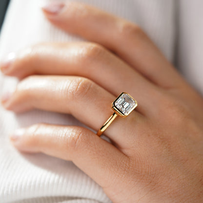 Oval Solitaire Engagement Ring – 2 CT Lab Grown Diamond