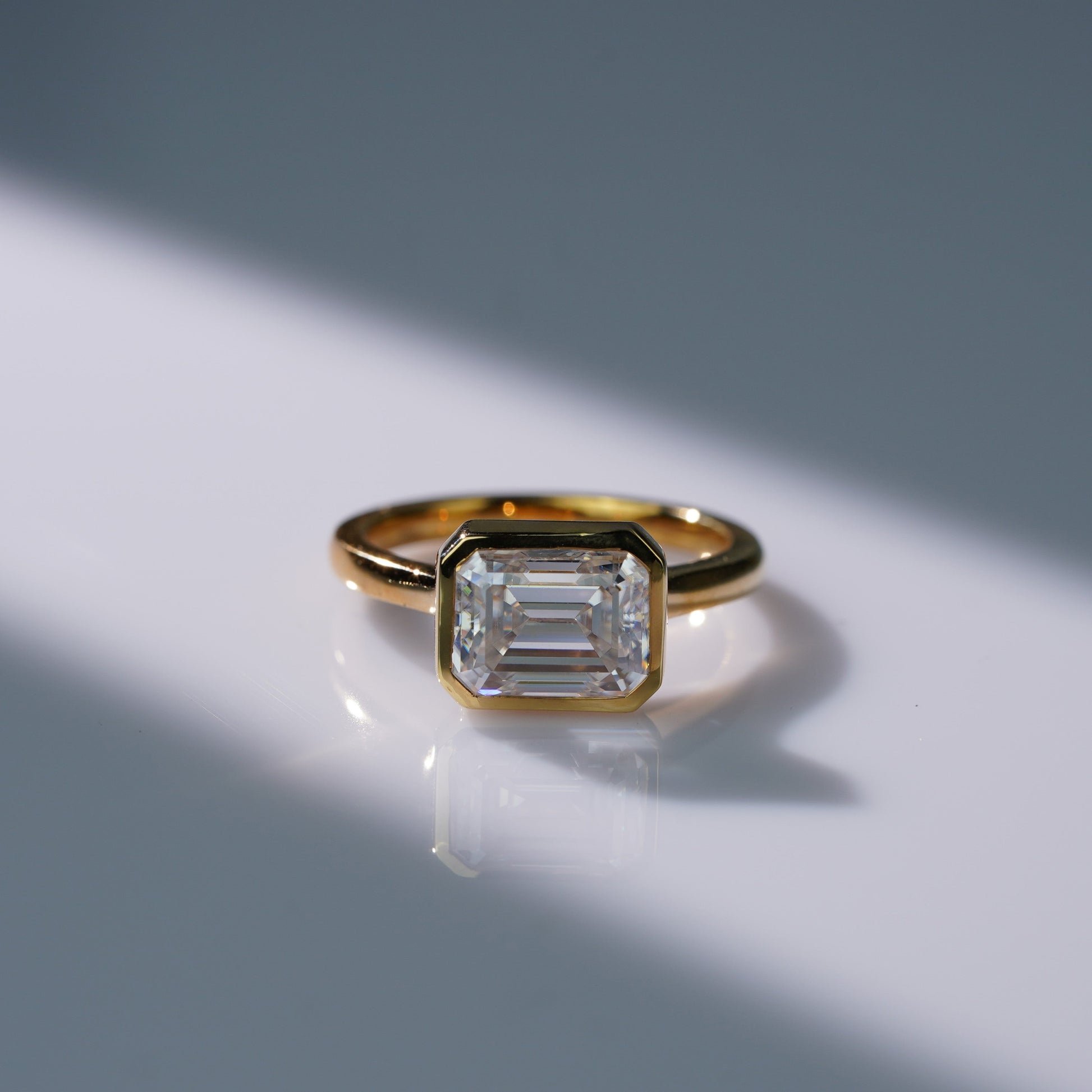 Oval Solitaire Engagement Ring – 2 CT Lab Grown Diamond