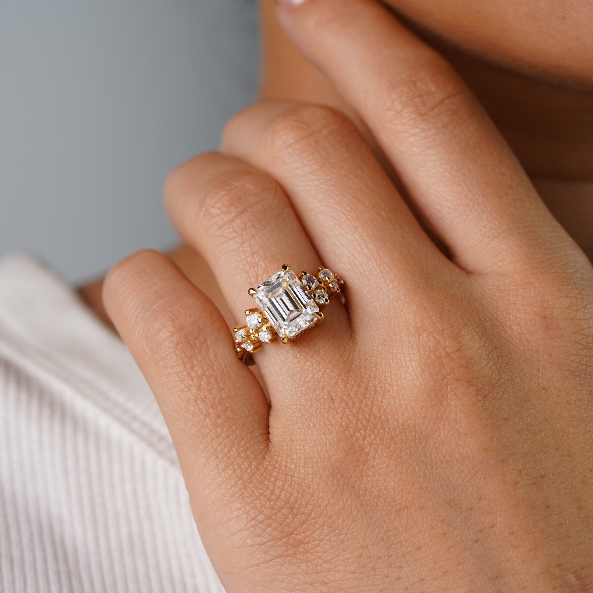 Oval Solitaire Engagement Ring – 2 CT Lab Grown Diamond