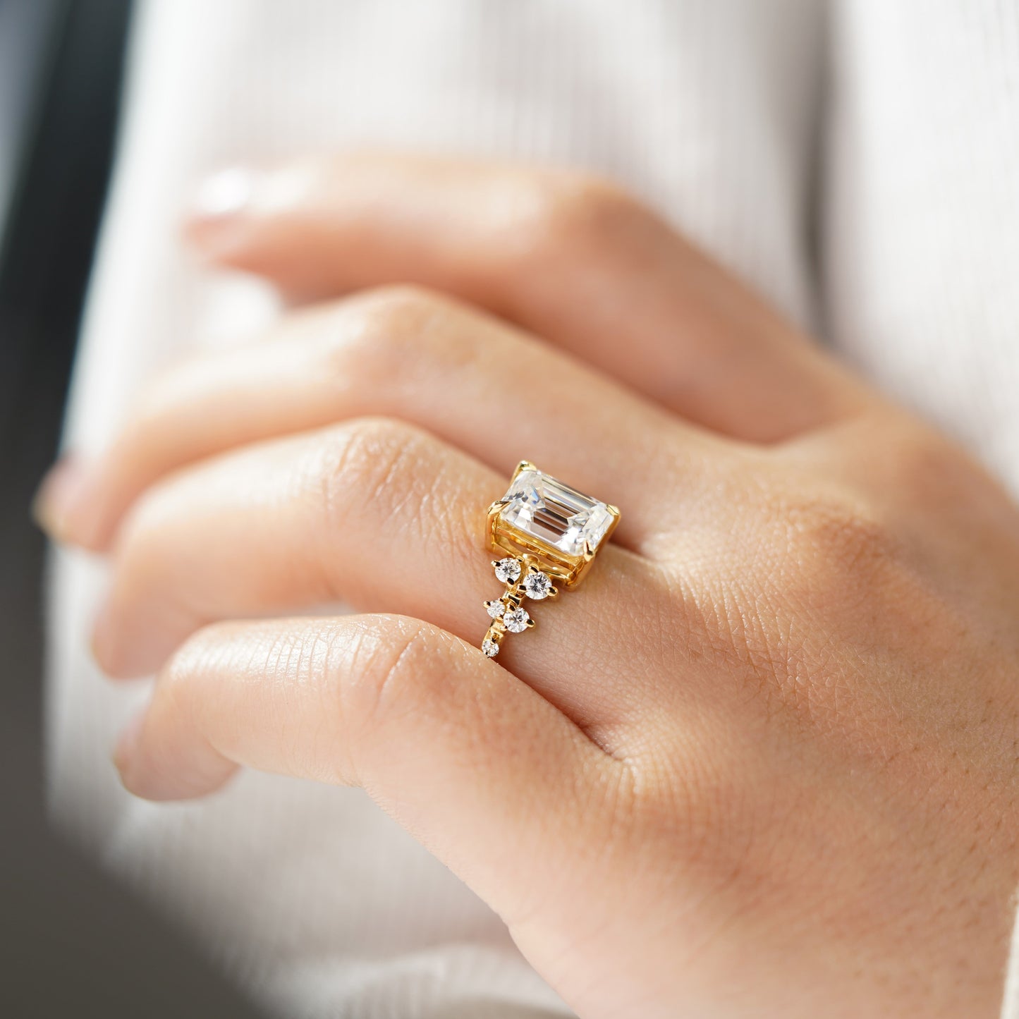 Oval Solitaire Engagement Ring – 2 CT Lab Grown Diamond