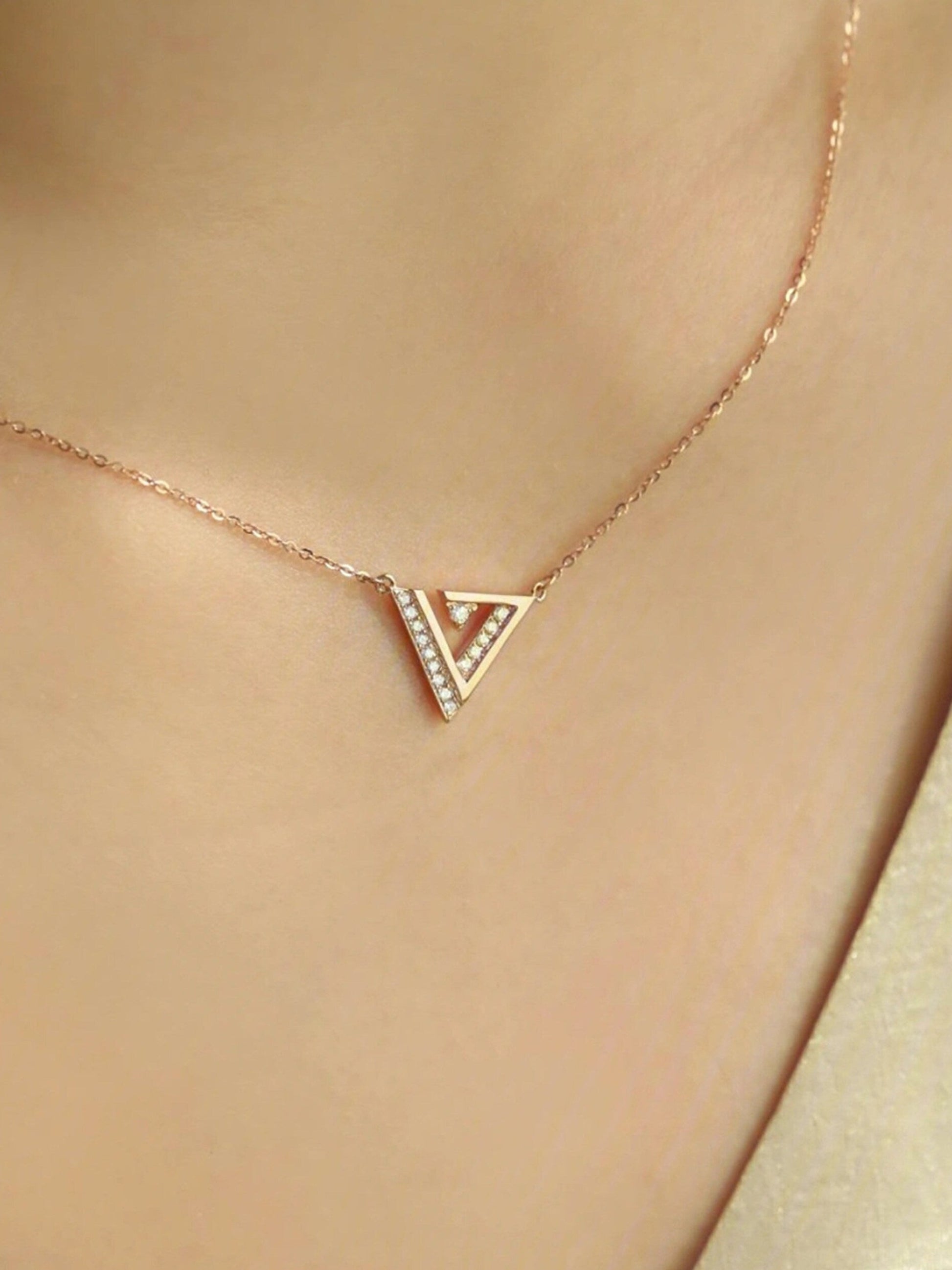 0.10 TCW Round Triangle Minimalist Moissanite Necklace 3