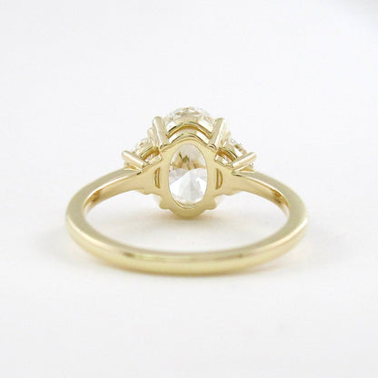 3.0 CT Oval Three Stone Moissanite Engagement Ring 4