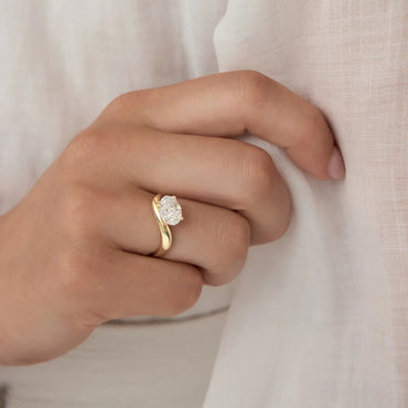 Timeless 1.5 CT Oval Cut Swirl Solitaire Setting Lab Grown Diamond Engagement Ring