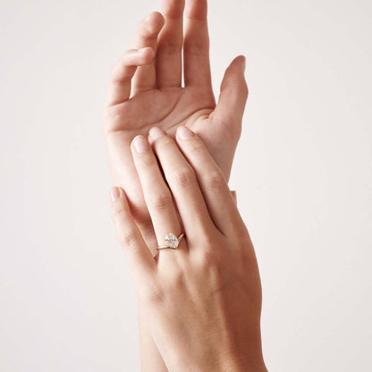 1 CT Oval Cut Solitaire Lab Grown Diamond Engagement Ring