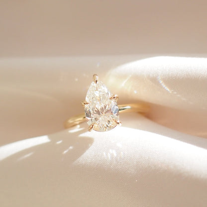 2 CT Pear Cut Solitaire Lab Grown Diamond Engagement Ring