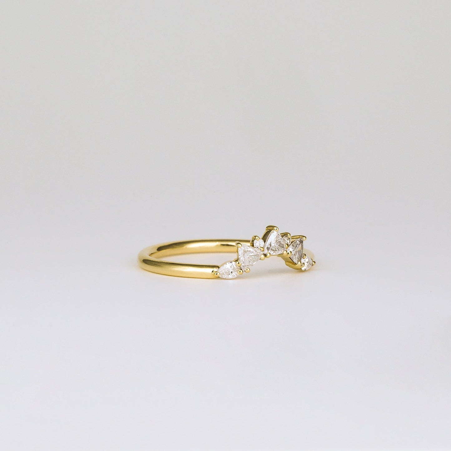 0.30 TCW Round & Trillion Stones Curved Lab Grown Diamond Wedding Band