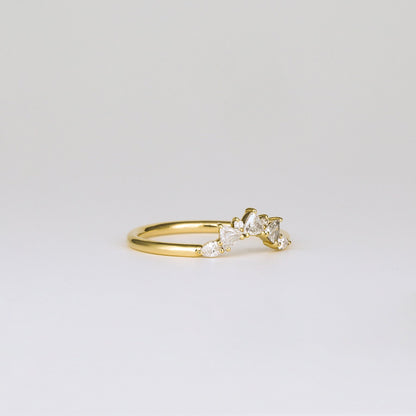 0.30 TCW Round & Trillion Stones Curved Lab Grown Diamond Wedding Band