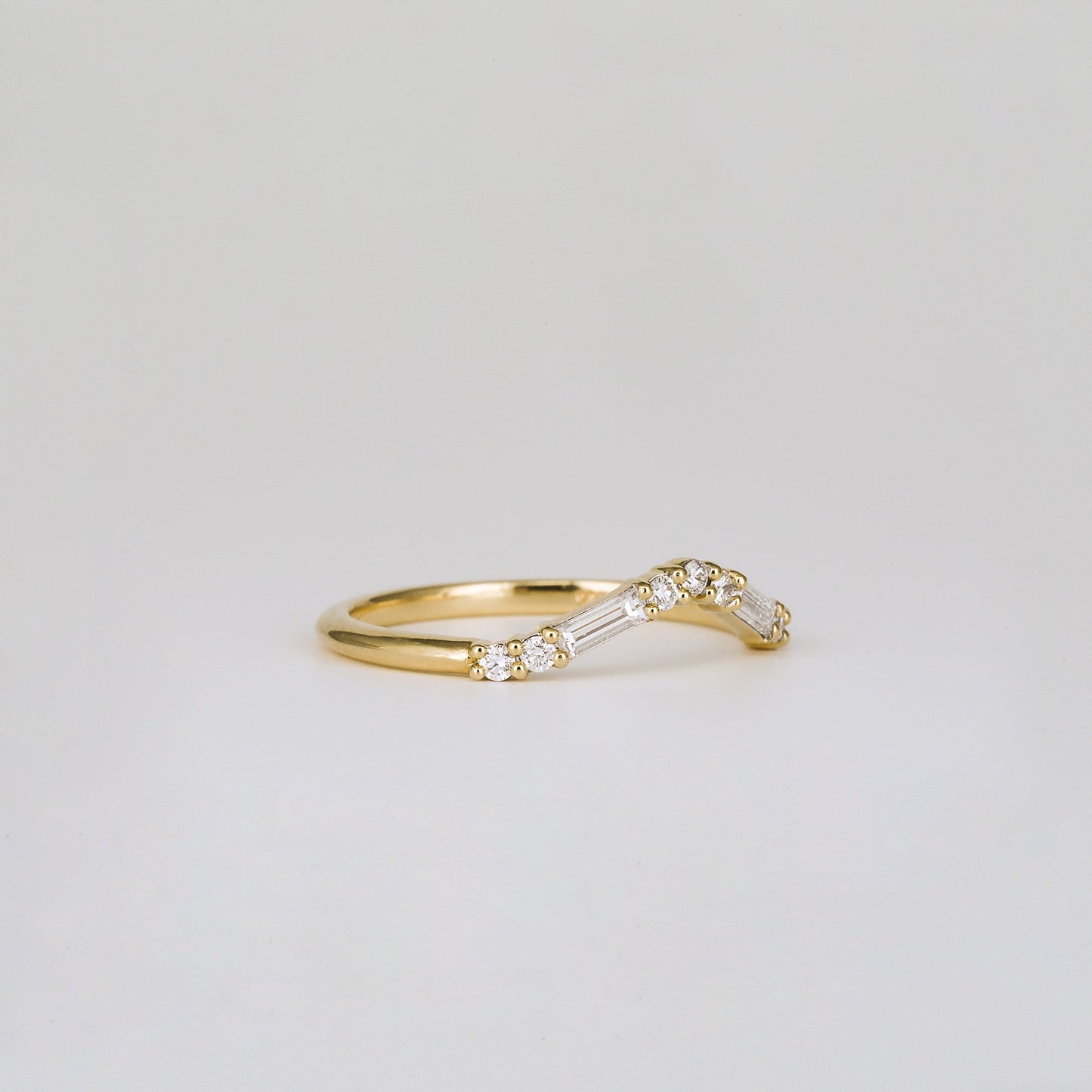 0.20 TCW Baguette & Round Stones Curved Lab Grown Diamond Wedding Band