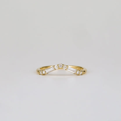 0.20 TCW Baguette & Round Stones Curved Lab Grown Diamond Wedding Band