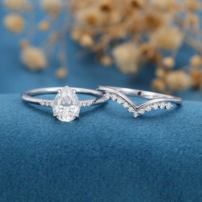 1 CT Pear Cut Nature Inspired Moissanite Bridal Set (US Size 7 Ready To Ship)