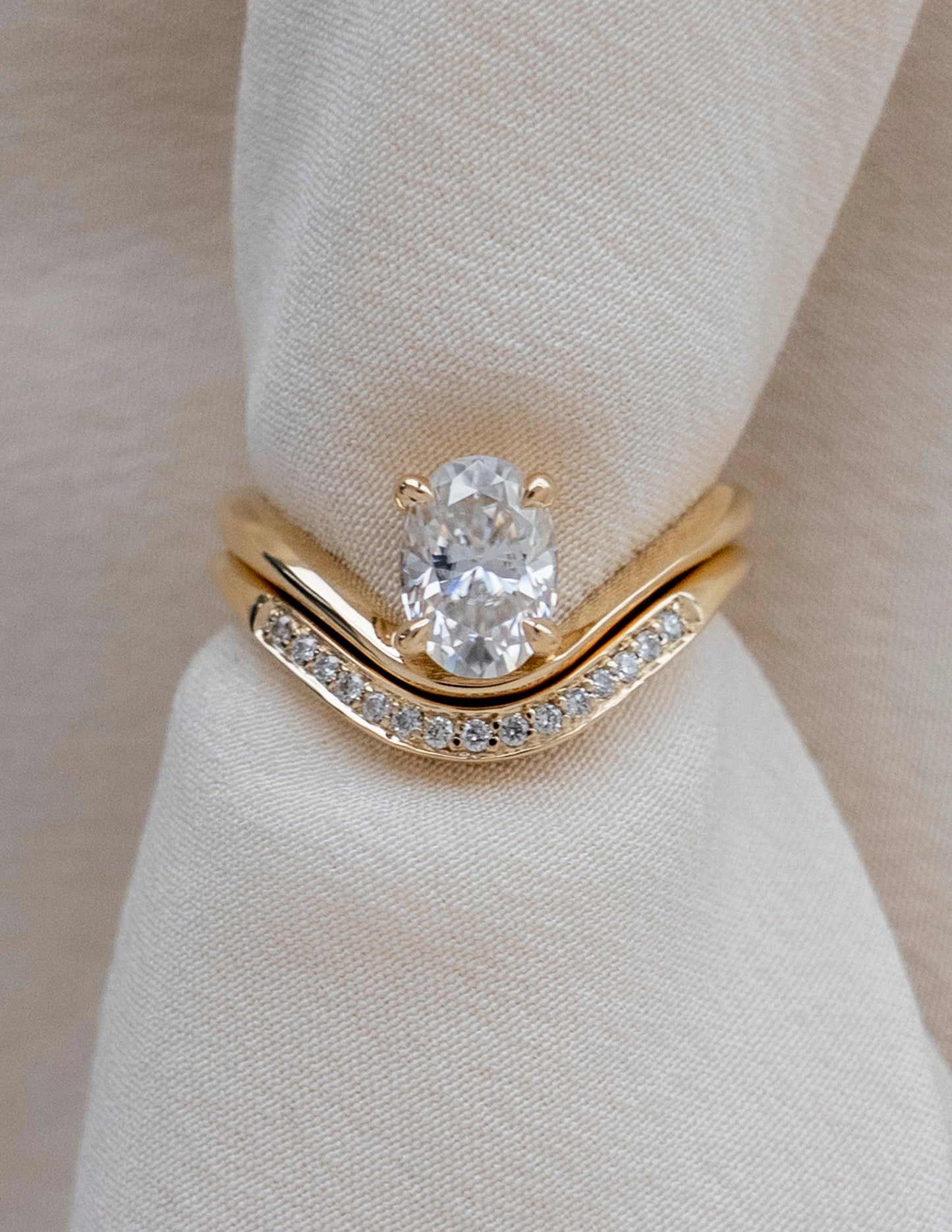 1 CT Oval Cut Solitaire Lab Grown Diamond Ring With Sunrise Styled Wedding Band