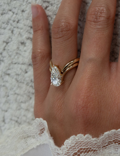 2.5 CT Pear Cut Solitaire Lab Grown Diamond Ring With Classic Eve Plain Band