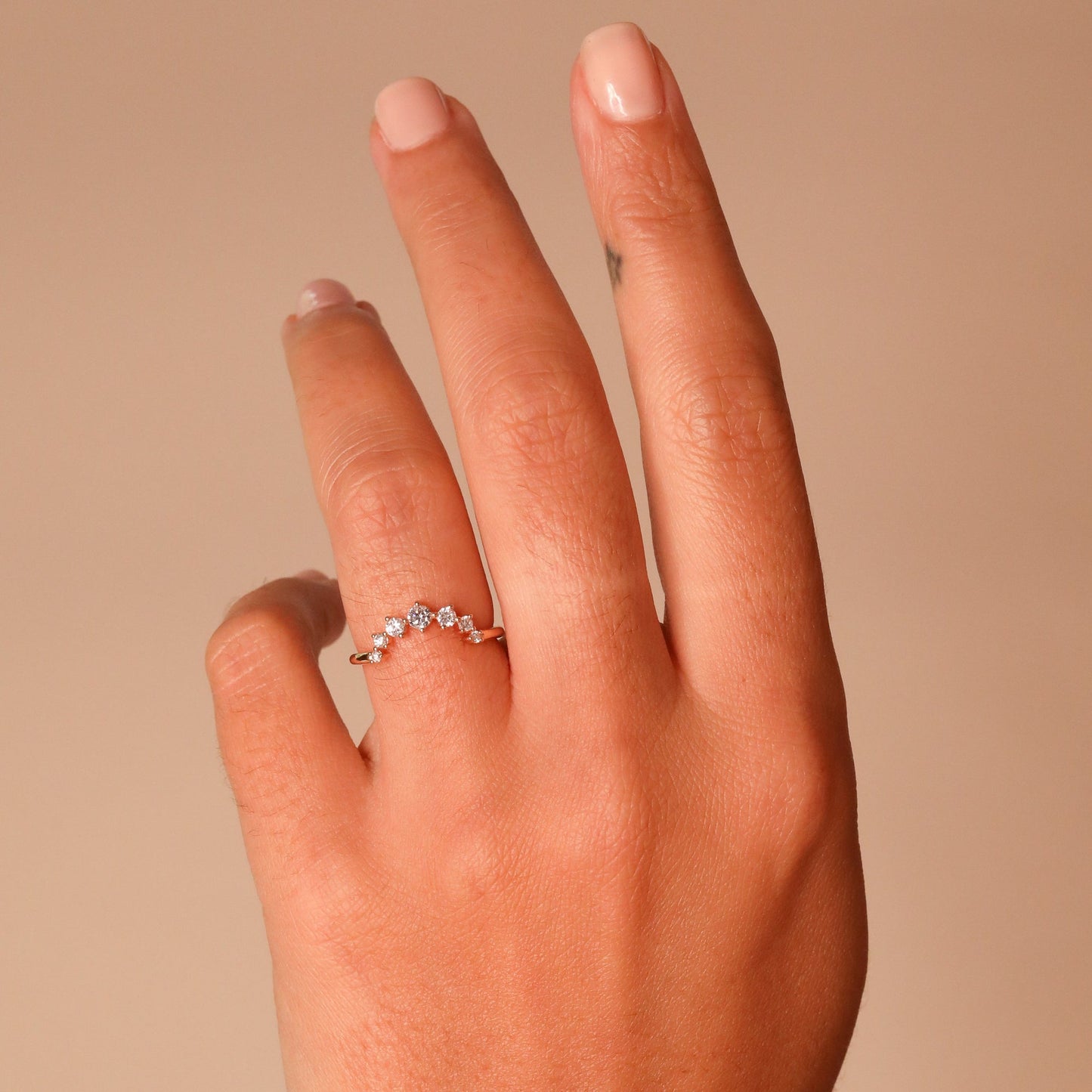 0.24 TCW Round Stones Curved Lab Grown Diamond Wedding Band