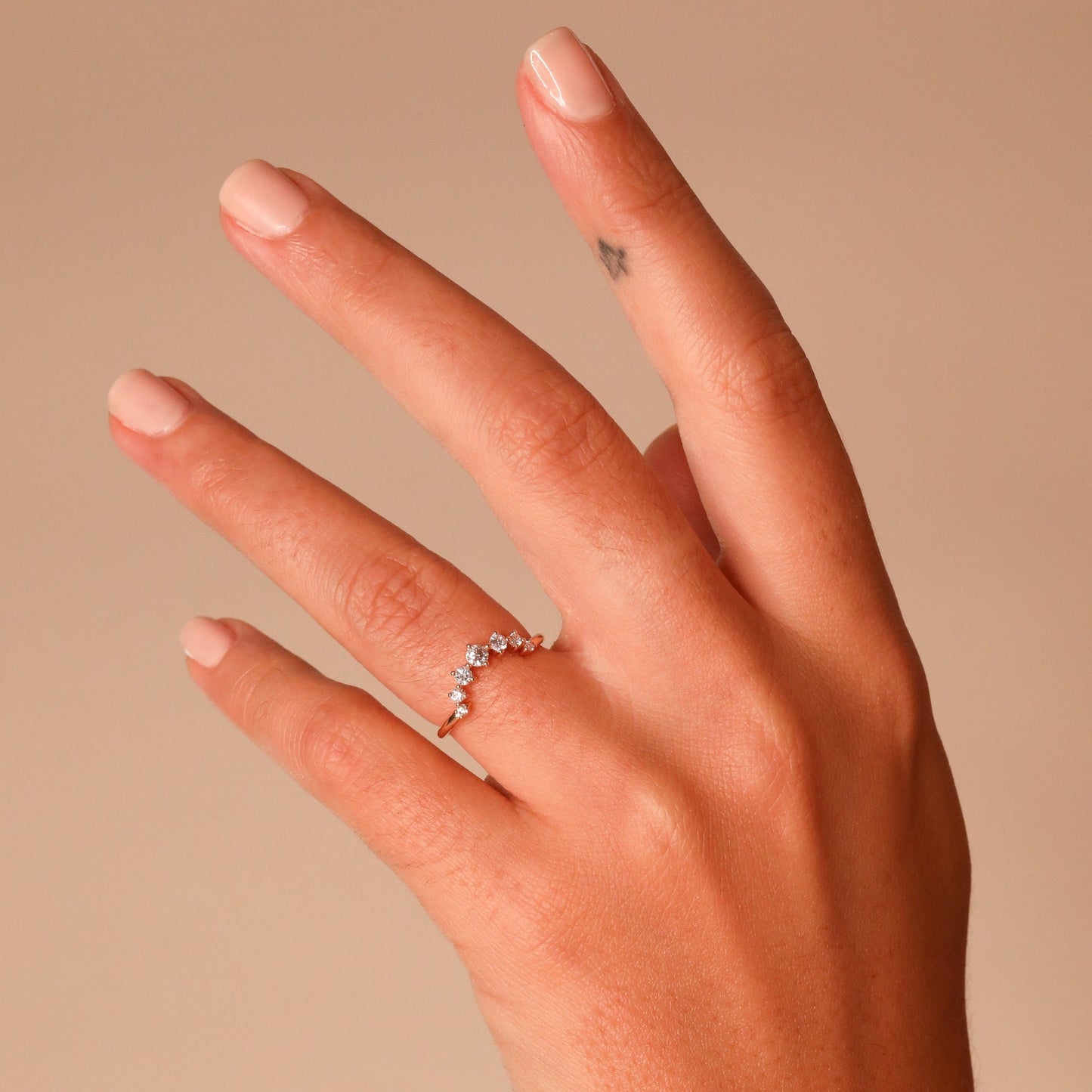 0.24 TCW Round Stones Curved Lab Grown Diamond Wedding Band