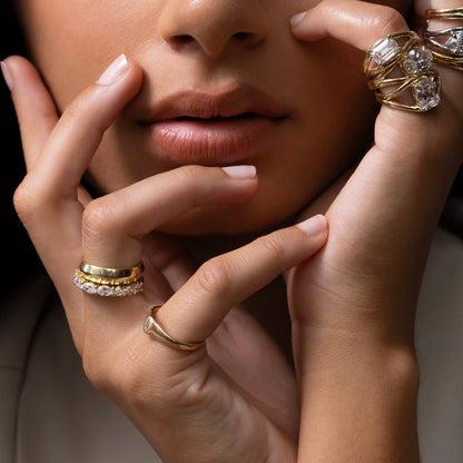 Classic Knife Edge Men's Gold Wedding Band