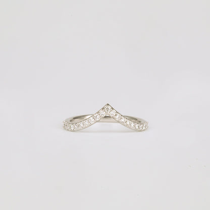 0.20 TCW Round Stones Curved Lab Grown Diamond Wedding Band