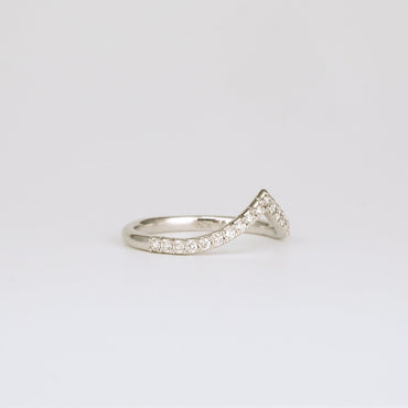 0.20 TCW Round Stones Curved Lab Grown Diamond Wedding Band